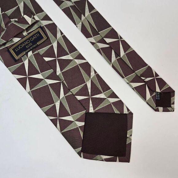 LUCIANO GATTI ELITE SILK TIE GREEN RED COLOR SHIFT GEOMETRIC ABSTRACT 4" X 59" - Picture 2 of 2